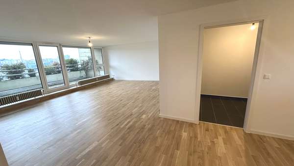 Wohnzimmer / Küche - Etagenwohnung in 71032 Böblingen mit 100m² kaufen