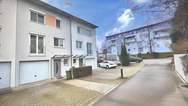 Reihenmittelhaus (grau) - Reihenmittelhaus in 70499 Stuttgart mit 115m² kaufen