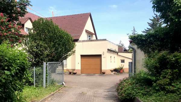 Hauszugang - Einfamilienhaus in 70435 Stuttgart mit 100m² kaufen
