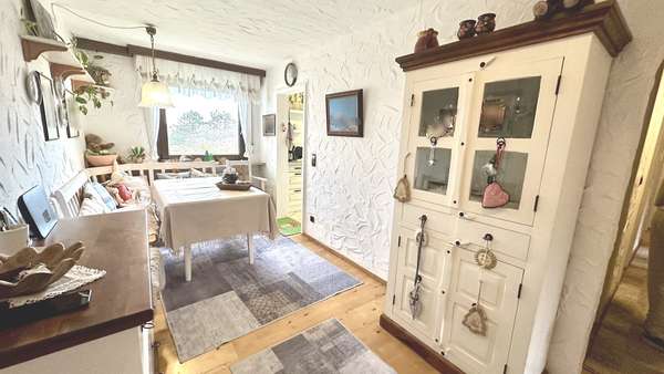 Esszimmer / Zugang Küche - Etagenwohnung in 70469 Stuttgart mit 80m² kaufen