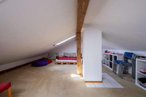 Dachraum - Dachgeschosswohnung in 88276 Berg mit 81m² kaufen