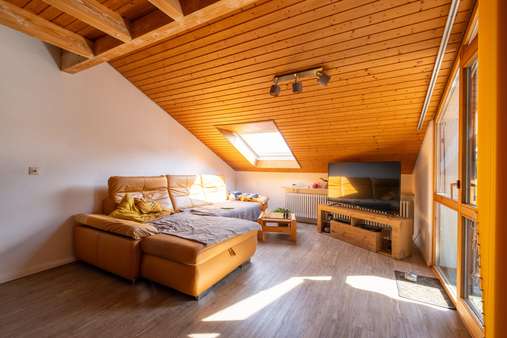 Wohnzimmer - Dachgeschosswohnung in 88276 Berg mit 81m² kaufen