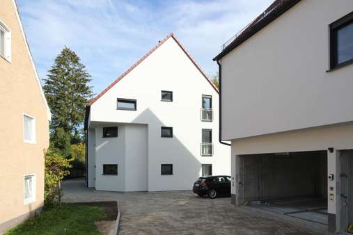 Hausflanke - Dachgeschosswohnung in 89331 Burgau mit 53m² kaufen