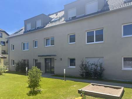 Außenansicht  - Etagenwohnung in 73666 Baltmannsweiler mit 103m² kaufen