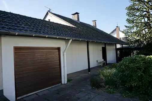 Einfamilienhaus mit Potenzial in Paffrath (Grundstück teilbar)