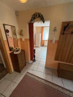 Flur Flur - Einfamilienhaus in 51643 Gummersbach mit 158m² kaufen