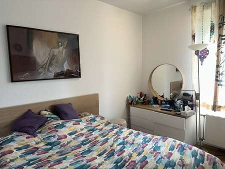 Schlafzimmer - Etagenwohnung in 51145 Köln mit 77m² kaufen