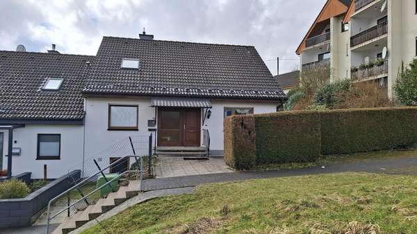 Frontansich Frontansich - Doppelhaushälfte in 51647 Gummersbach mit 139m² kaufen