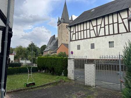 Vorgarten - Einfamilienhaus in 65329 Hohenstein-Breithardt mit 151m² kaufen