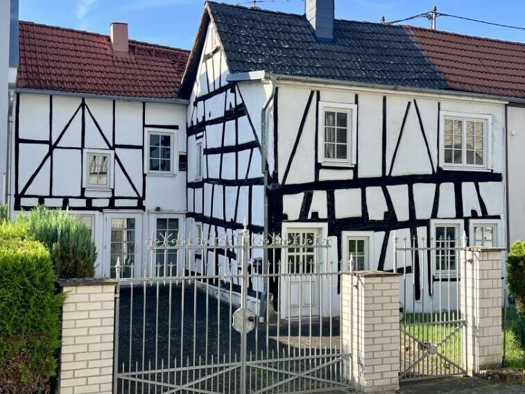 Bild-0 - Einfamilienhaus in 65329 Hohenstein-Breithardt mit 151m² kaufen