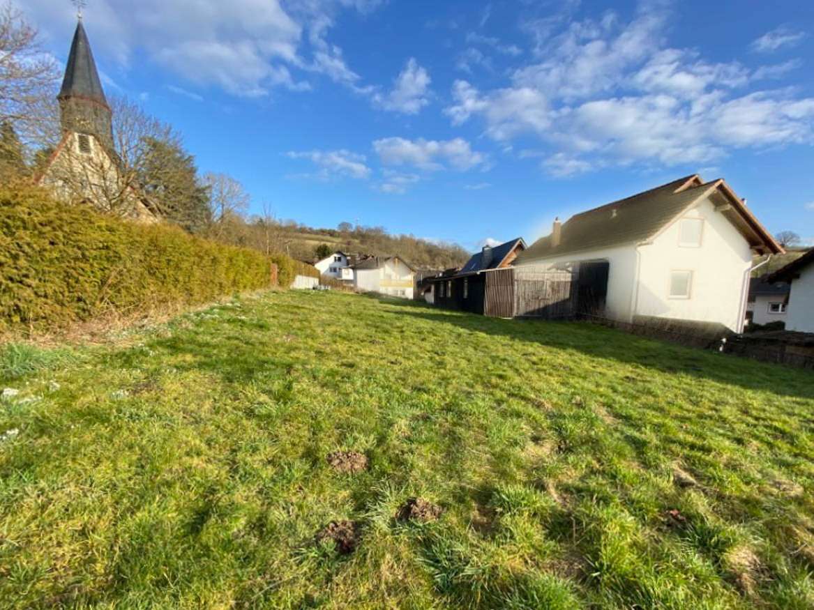 Titelbild - Grundstück in 65326 Aarbergen mit 1000m² kaufen