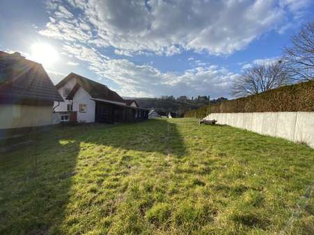 Bild-1 - Grundstück in 65326 Aarbergen mit 1000m² kaufen