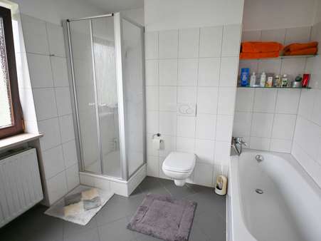 Badezimmer - Reihenmittelhaus in 65396 Walluf mit 144m² kaufen