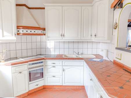 Küche - Mehrfamilienhaus in 65527 Niedernhausen mit 212m² günstig kaufen