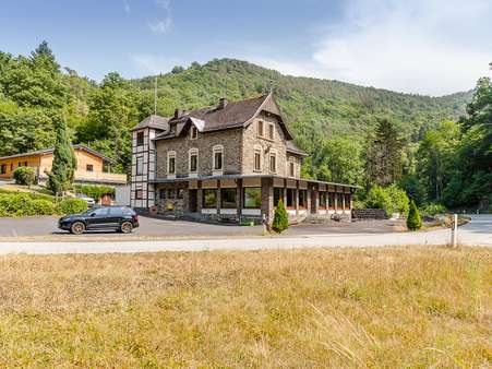 Titelbild - Haus in 65391 Lorch mit 211m² günstig kaufen