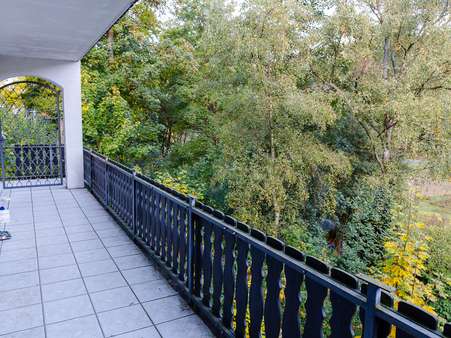 Balkon - Doppelhaushälfte in 65527 Niedernhausen mit 192m² günstig kaufen