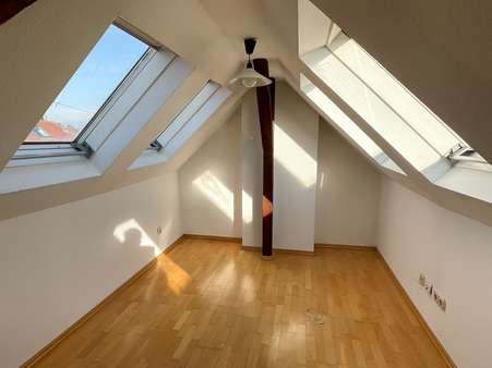 Spitzboden - Dachgeschosswohnung in 65191 Wiesbaden mit 83m² kaufen