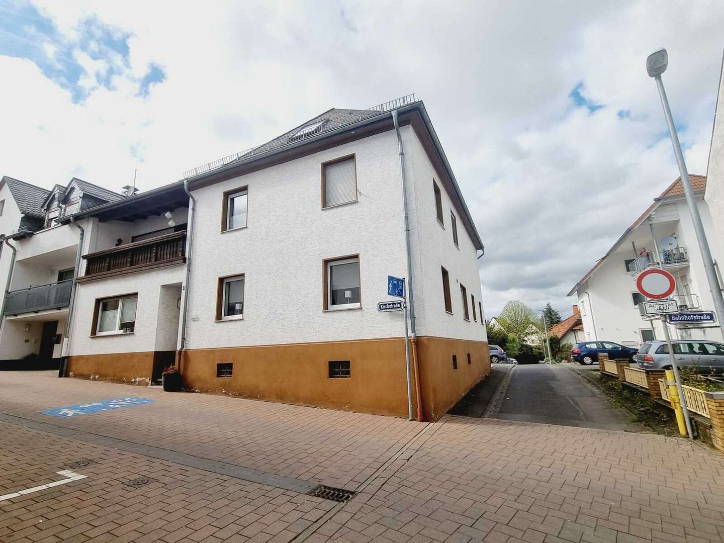 Haus und Giebel - Einfamilienhaus in 65551 Lindenholzhausen mit 255m² kaufen
