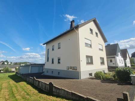 Haus und Garagen - Mehrfamilienhaus in 65620 Hintermeilingen mit 215m² kaufen