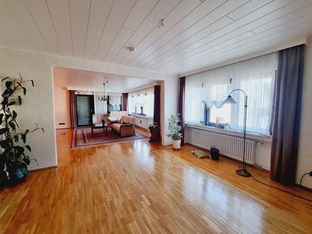 Wohn-und Esszimmer - Einfamilienhaus in 65594 Runkel-Steeden mit 272m² kaufen