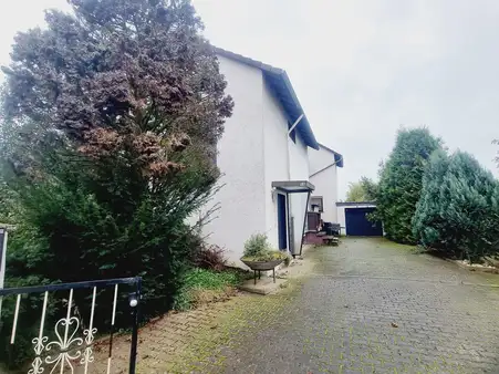 Limburg-Linter: Zweifamilienhaus(2 ETW) mit Garage im ruhigen Wohngebiet