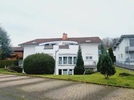 Montabaur: Gepflegte Eigentumswohnung mit Terrasse und PKW-Stellplatz