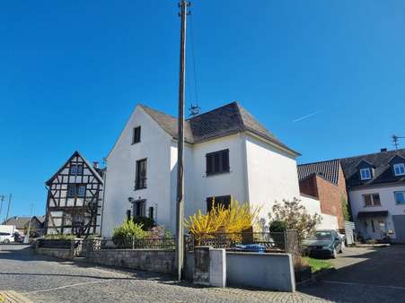 Hausunterseite.JPG - Einfamilienhaus in 65589 Hadamar/Niederzeuzheim mit 128m² kaufen