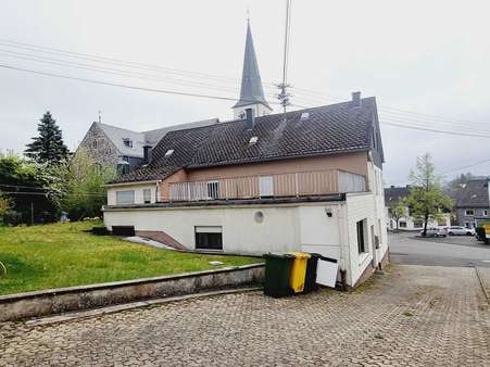 Hausrückseite.JPG - Einfamilienhaus in 56414 Meudt mit 200m² kaufen