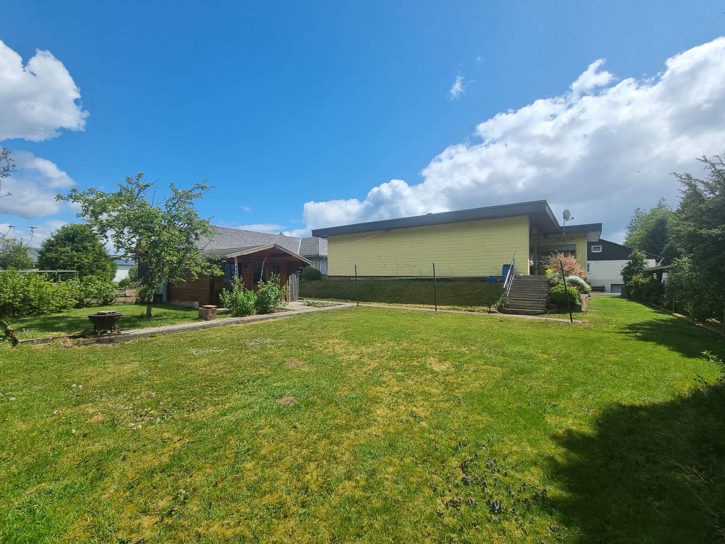 Haus und Garten Haus und Garten - Bungalow in 35759 Waldaubach mit 151m² kaufen