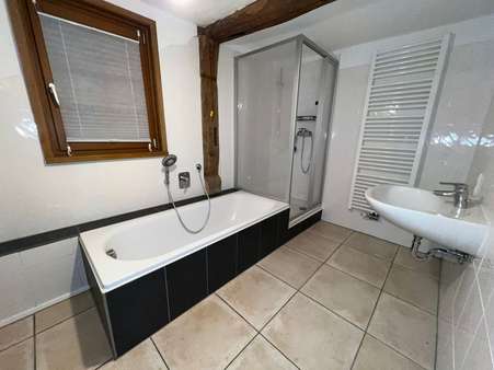 Badezimmer Badezimmer - Mehrfamilienhaus in 35799 Merenberg mit 208m² kaufen