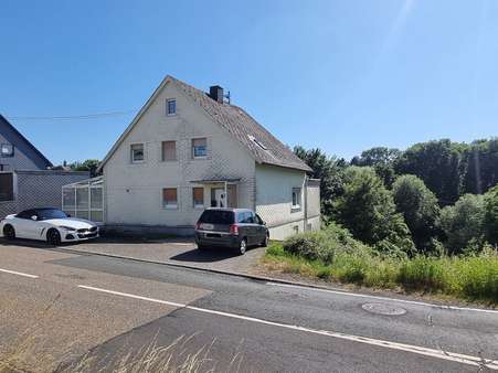 Straßenansicht - Einfamilienhaus in 56472 Dreisbach mit 149m² kaufen