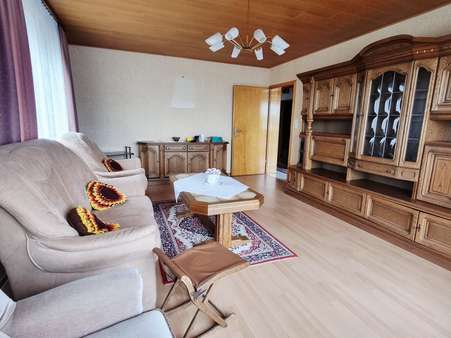 Wohnzimmer - Einfamilienhaus in 65597 Hünfelden-Ohren mit 127m² kaufen