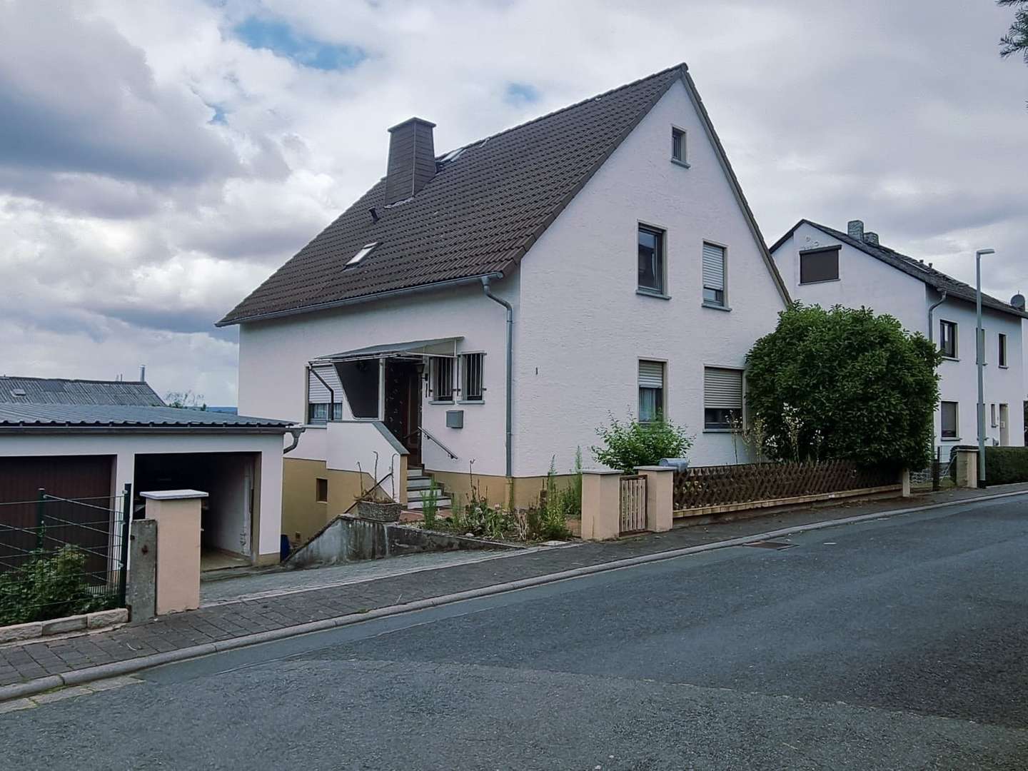 Haus und Garagen - Einfamilienhaus in 65597 Hünfelden-Ohren mit 127m² kaufen