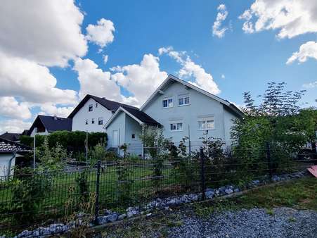 Hausunterseite Hausunterseite - Einfamilienhaus in 65599 Wilsenroth mit 210m² kaufen