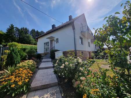 Haus und Zuwegung - Einfamilienhaus in 56412 Niederelbert mit 126m² kaufen