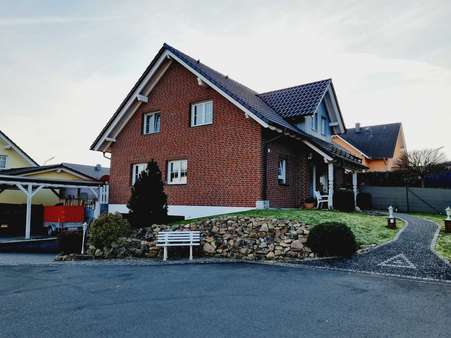 Haus und Carport - Einfamilienhaus in 56459 Guckheim mit 141m² günstig kaufen