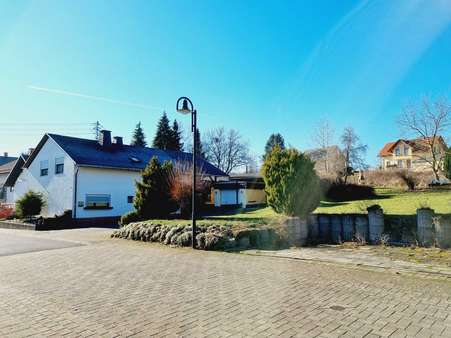 Straßenansicht - Einfamilienhaus in 56479 Hüblingen mit 120m² kaufen