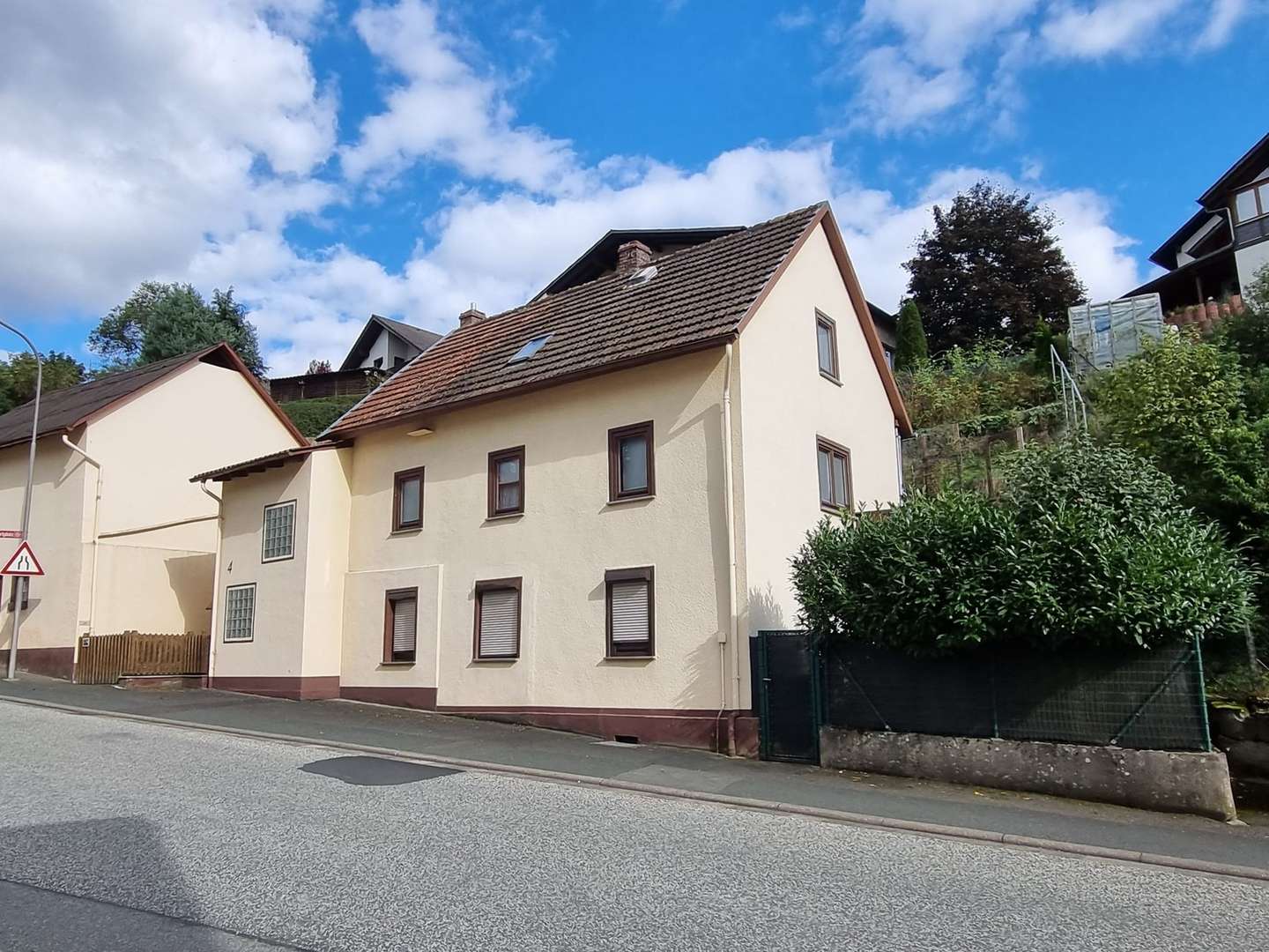 Straßenansicht - Einfamilienhaus in 35789 Ernsthausen mit 120m² kaufen
