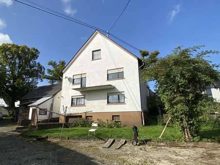 Giebelseite - Bauernhaus in 56459 Härtlingen mit 120m² kaufen