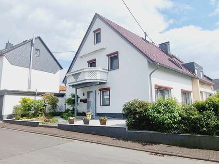 Haus und Giebel - Einfamilienhaus in 56242 Marienrachdorf mit 150m² kaufen