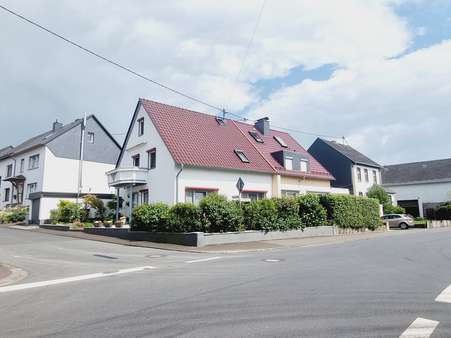 Straßenansicht - Einfamilienhaus in 56242 Marienrachdorf mit 150m² kaufen