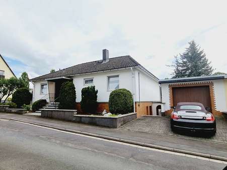 Haus mit Garage - Einfamilienhaus in 65520 Bad Camberg-Würges mit 200m² kaufen