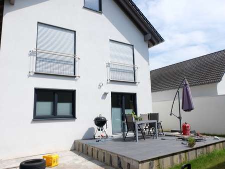 Terrasse Terrasse - Einfamilienhaus in 63457 Hanau mit 182m² kaufen