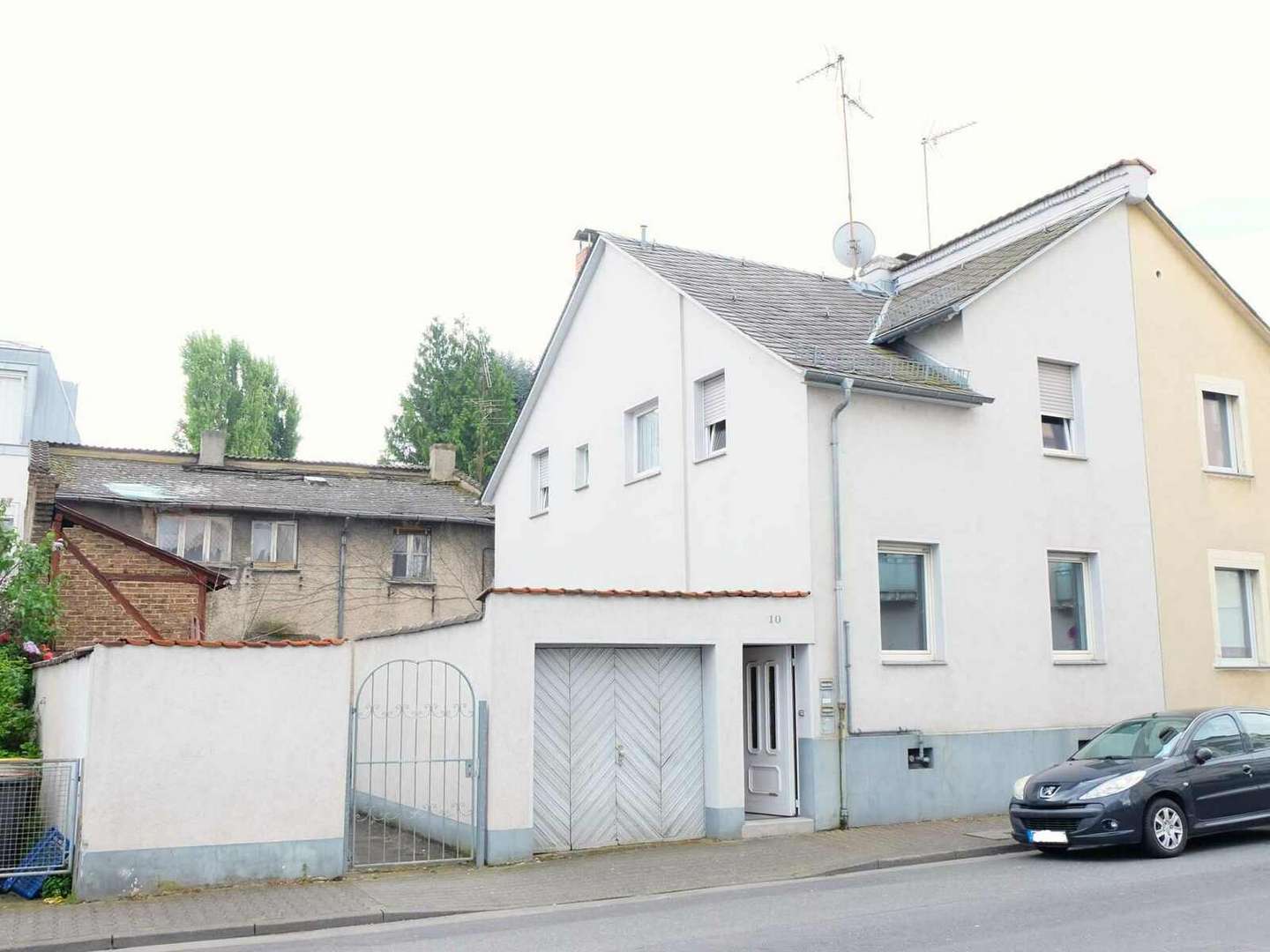 Ansicht 1 - Doppelhaushälfte in 60439 Frankfurt mit 92m² kaufen