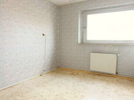 Zimmer 2 im OG - Reihenmittelhaus in 60488 Frankfurt mit 112m² kaufen