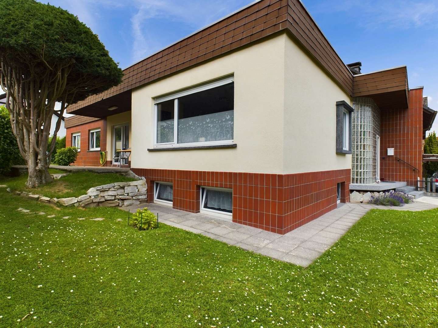 Titelbild - Bungalow in 61350 Bad Homburg mit 106m² kaufen