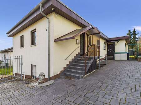 Hausansicht.jpg - Einfamilienhaus in 61250 Usingen mit 174m² kaufen