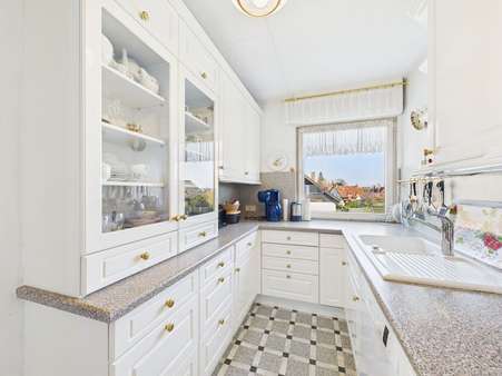 Küche OG 3.jpg - Haus in 61273 Wehrheim mit 168m² kaufen
