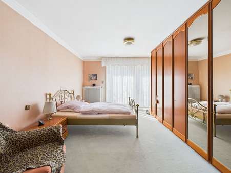 Schlafzimmer OG 2.jpg - Haus in 61273 Wehrheim mit 168m² kaufen