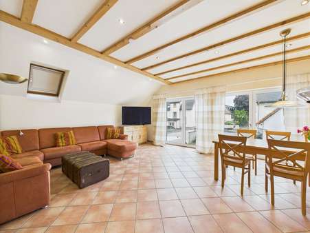 Wohnzimmer Wohnzimmer - Mehrfamilienhaus in 61352 Bad Homburg mit 201m² kaufen